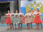 Концерт на площади перед Дворцом культуры 12 июня в День России.